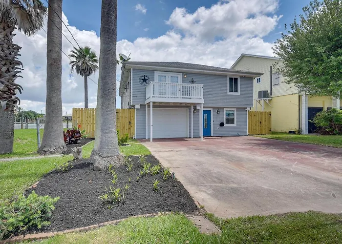 Waterfront Galveston Bay Retreat - 4 Mi To Beach!