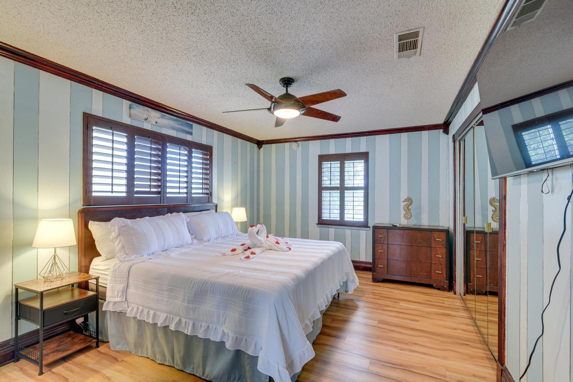 Holiday home Waterfront Bay Retreat - 4 Mi To Beach! Galveston