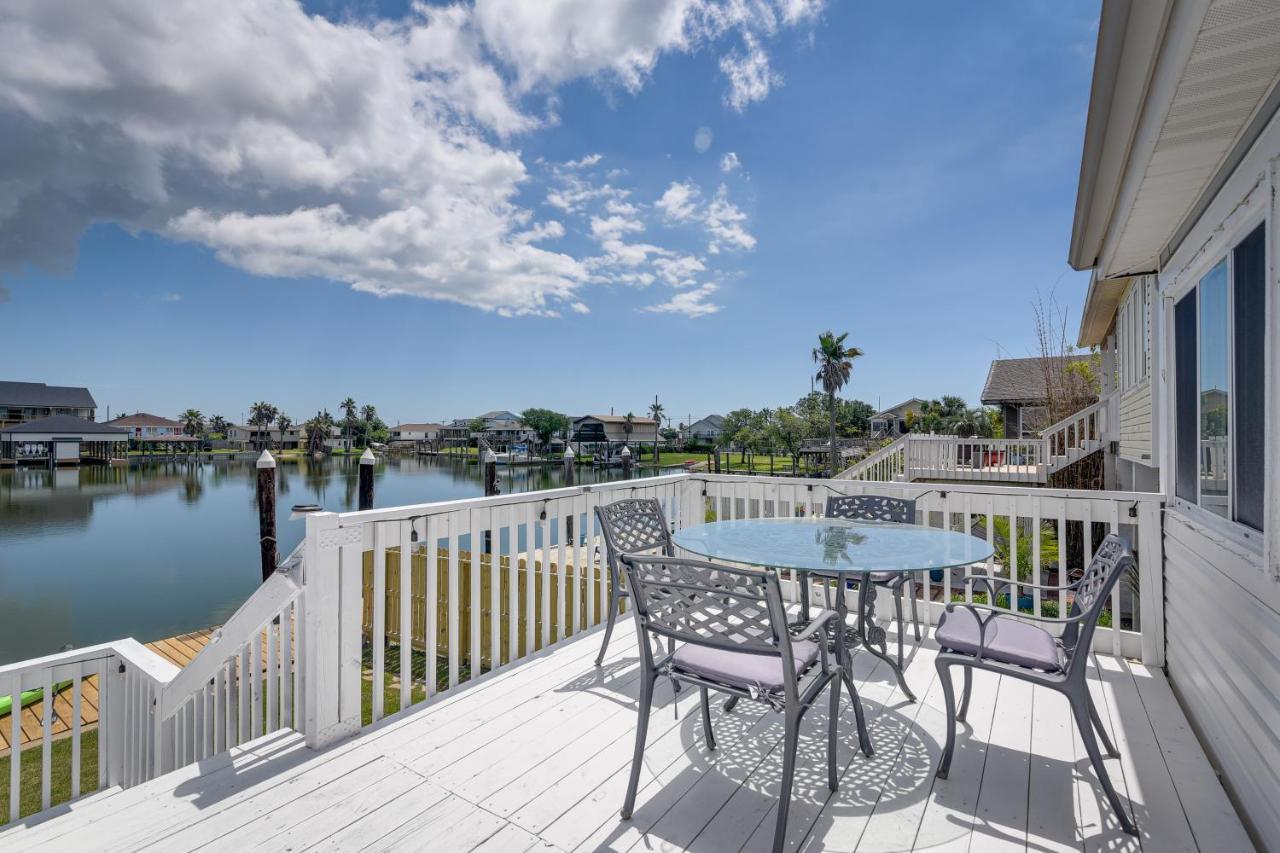 Waterfront Bay Retreat - 4 Mi To Beach! Holiday home Galveston
